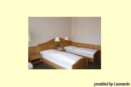 Hotel Parsberg Puchheim Extérieur photo